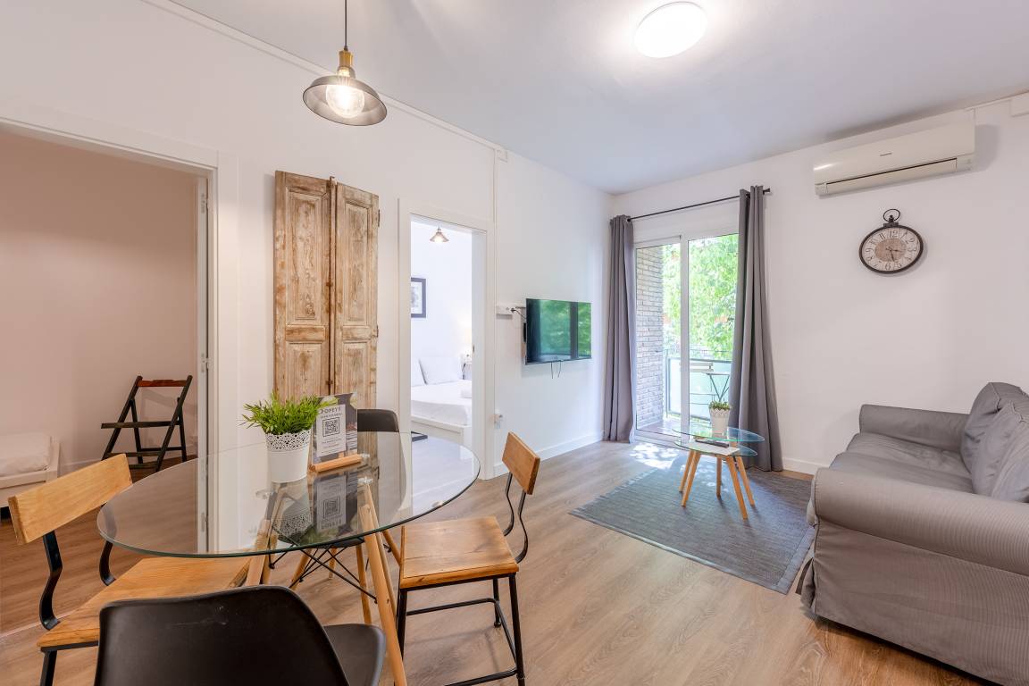 70 M² Apartment ∙ 3 Bedrooms ∙ 4 Guests - Barcelona