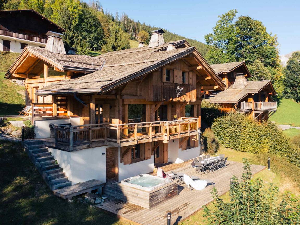 240 M² Chalet ∙ 6 Slaapkamers ∙ 12 Gasten - Manigod
