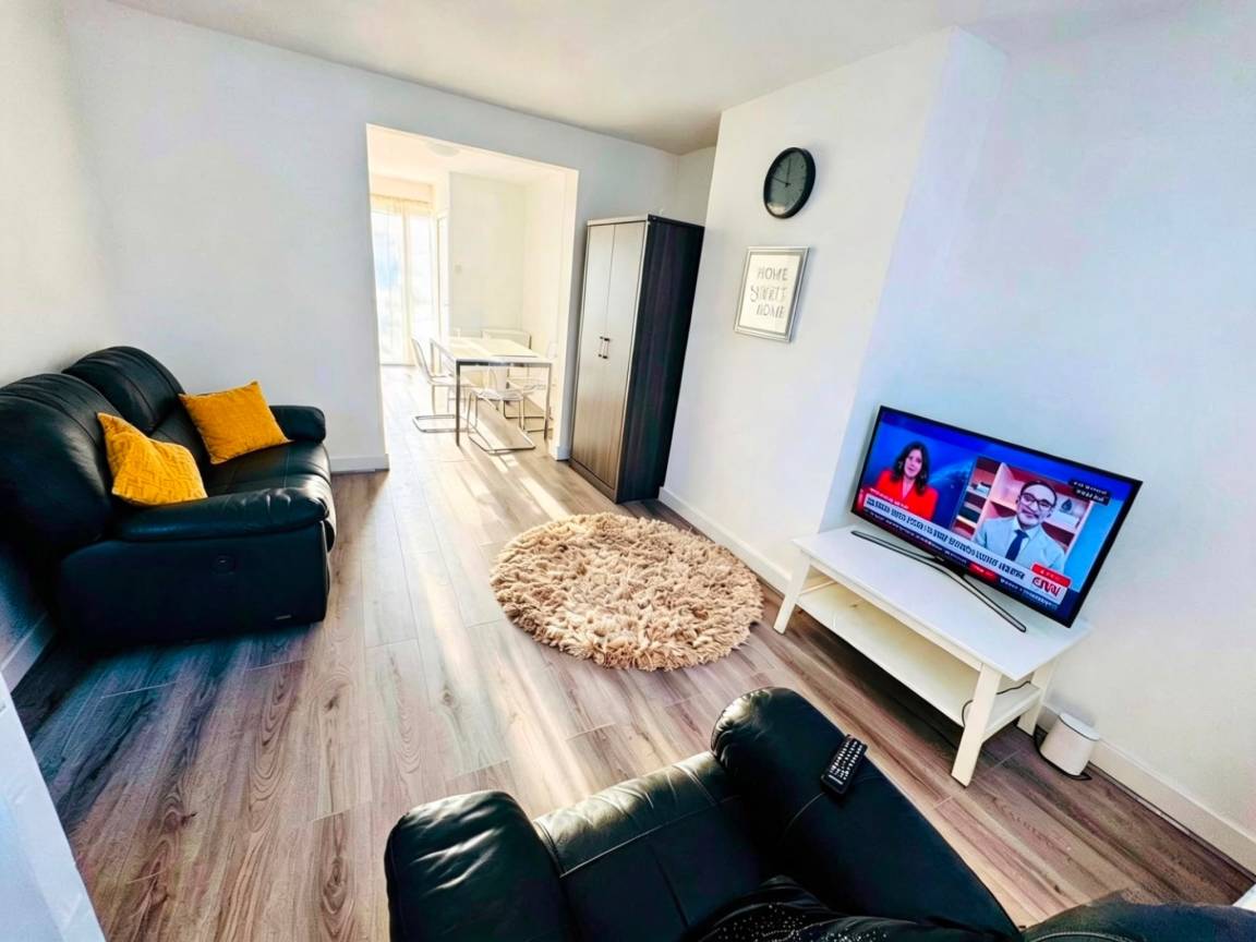 40 M² Casa Vacanza ∙ 4 Camere Da Letto ∙ 7 Ospiti - Brentwood