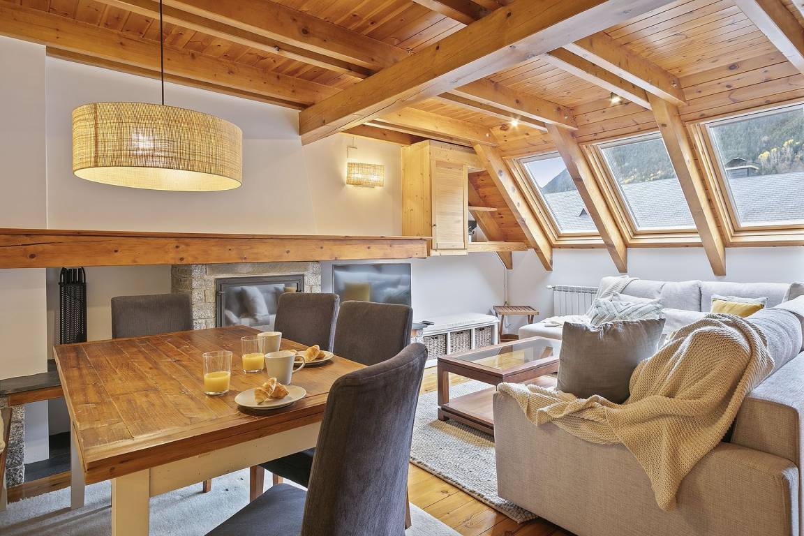 123 M² Apartamento ∙ 4 Habitaciones ∙ 9 Huéspedes - Vielha