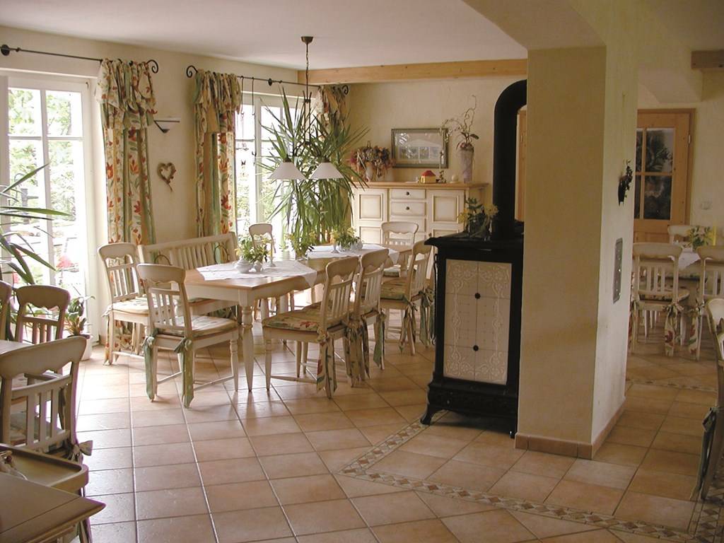 105 M² Ferienwohnung ∙ 2 Schlafzimmer ∙ 4 Gäste - Mitterteich
