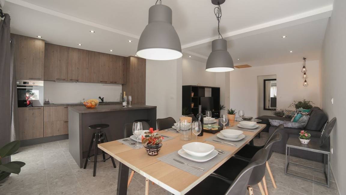 110 M² Apartment ∙ 3 Bedrooms ∙ 6 Guests - Supetar
