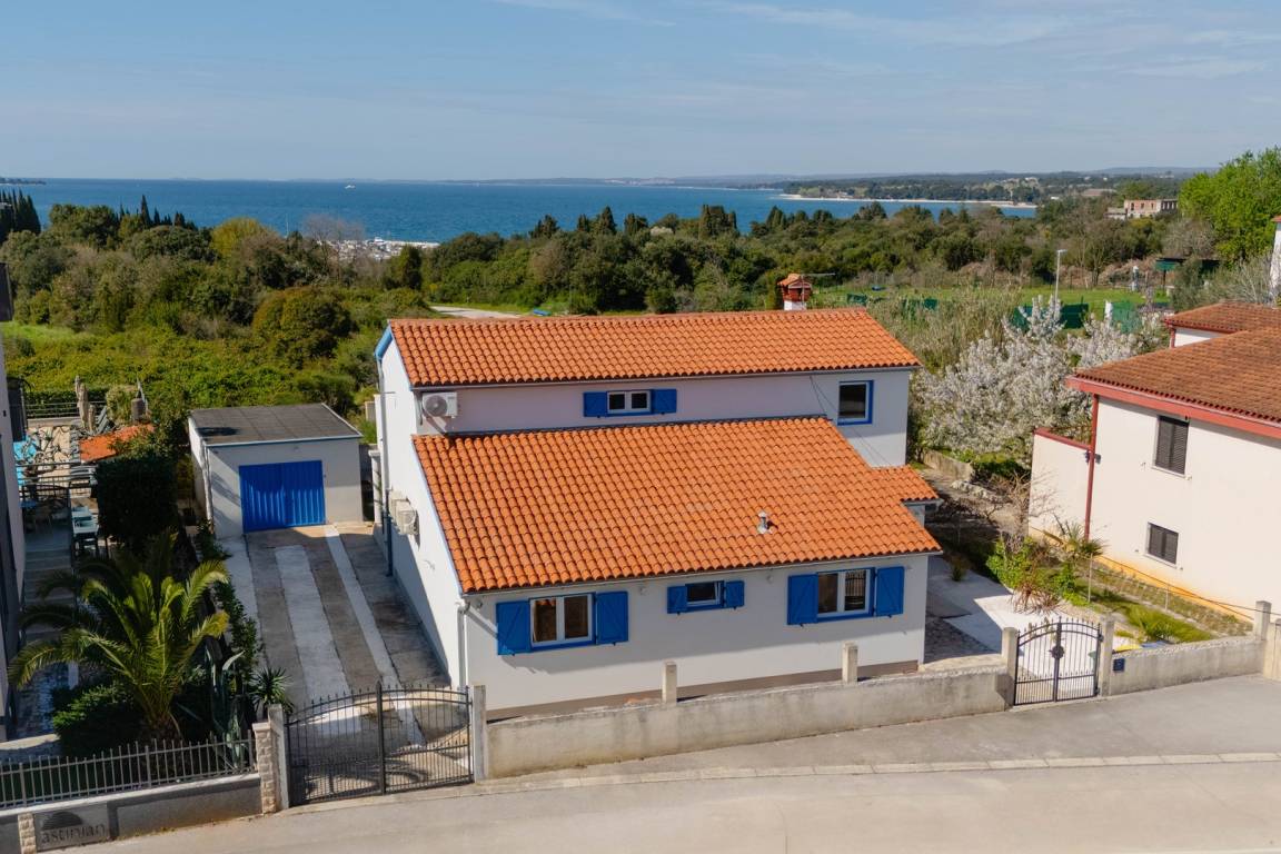 160 M² Ferienhaus ∙ 4 Schlafzimmer ∙ 8 Gäste - Peroj