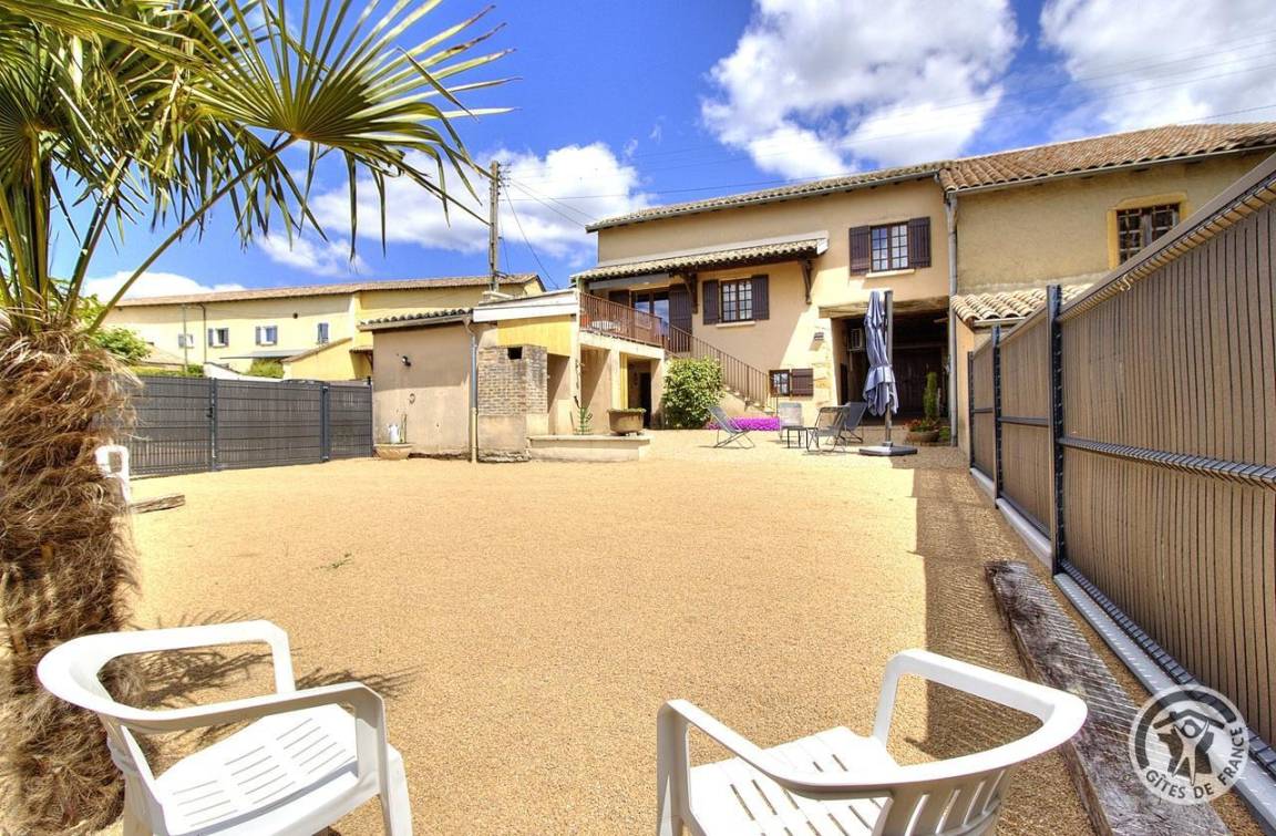 83 M² Gîte ∙ 2 Habitaciones ∙ 4 Huéspedes - Juliénas