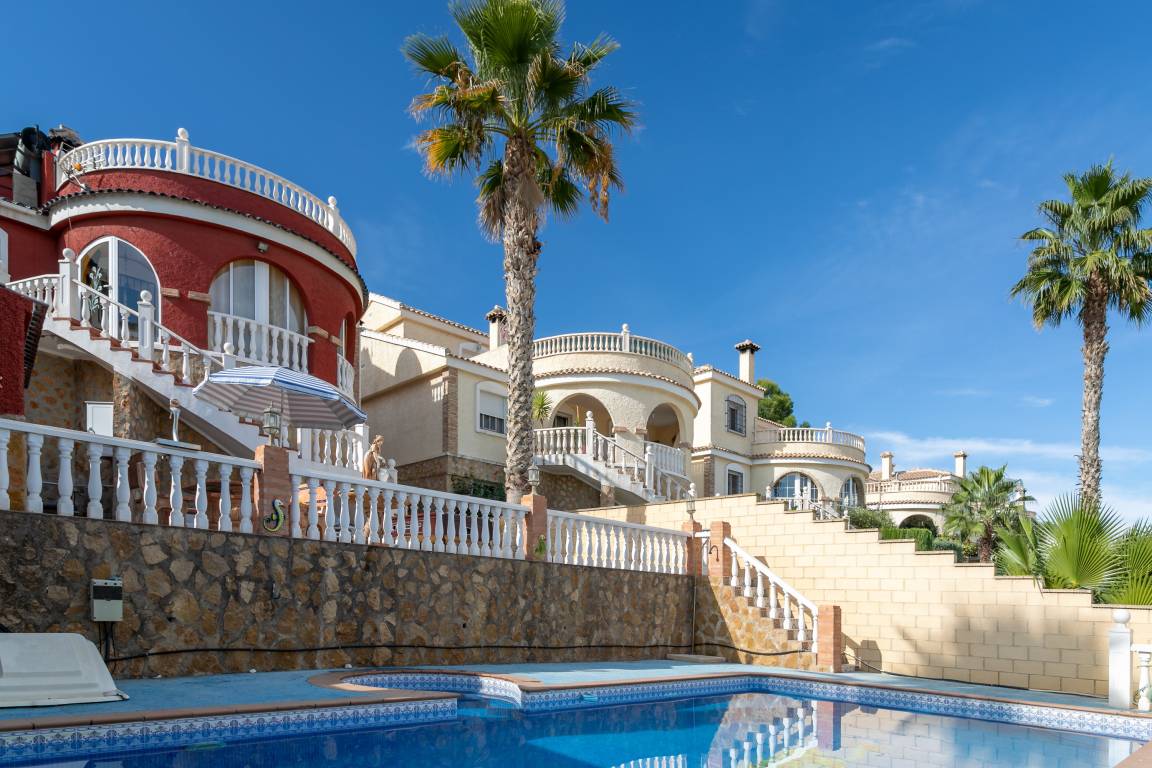 300 M² Casa ∙ 6 Habitaciones ∙ 14 Huéspedes - Alicante