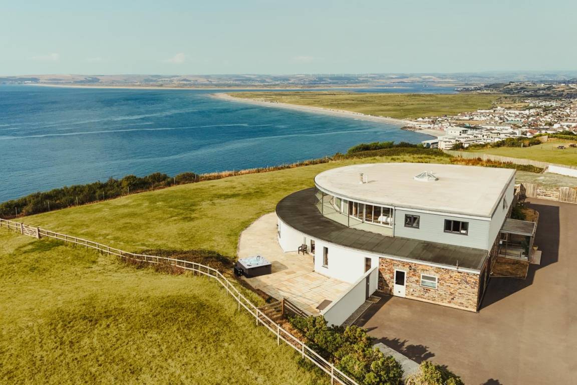 Cottage ∙ 7 Bedrooms ∙ 14 Guests - Bideford