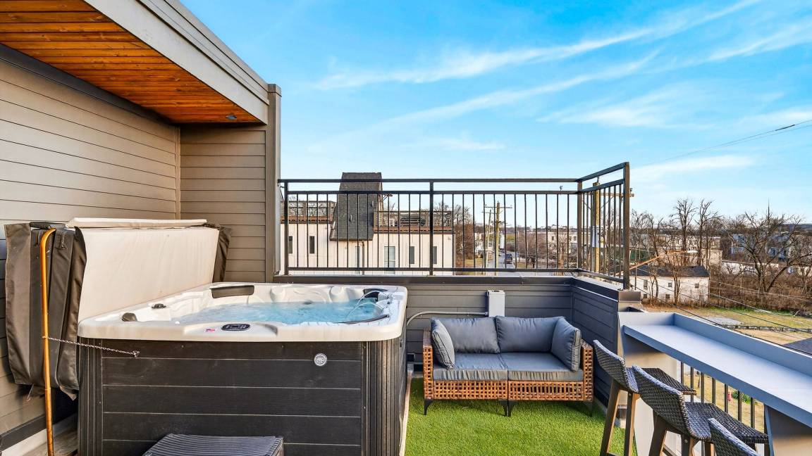 House ∙ 16 Bedrooms ∙ 45 Guests - Nashville, TN