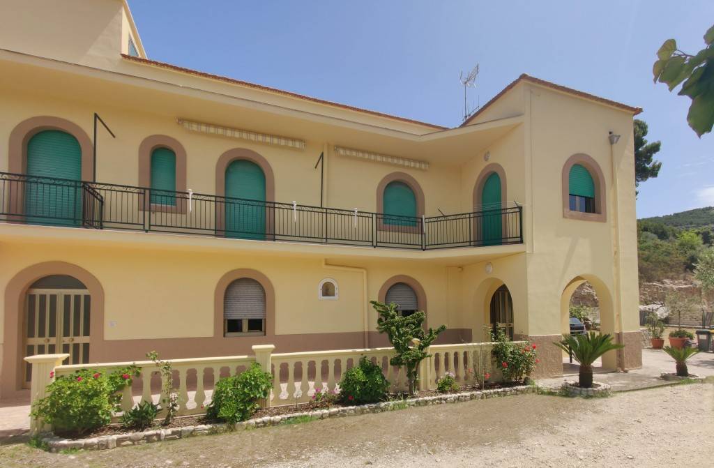 180 M² Appartamento Vacanza ∙ 4 Camere Da Letto ∙ 12 Ospiti - Peschici