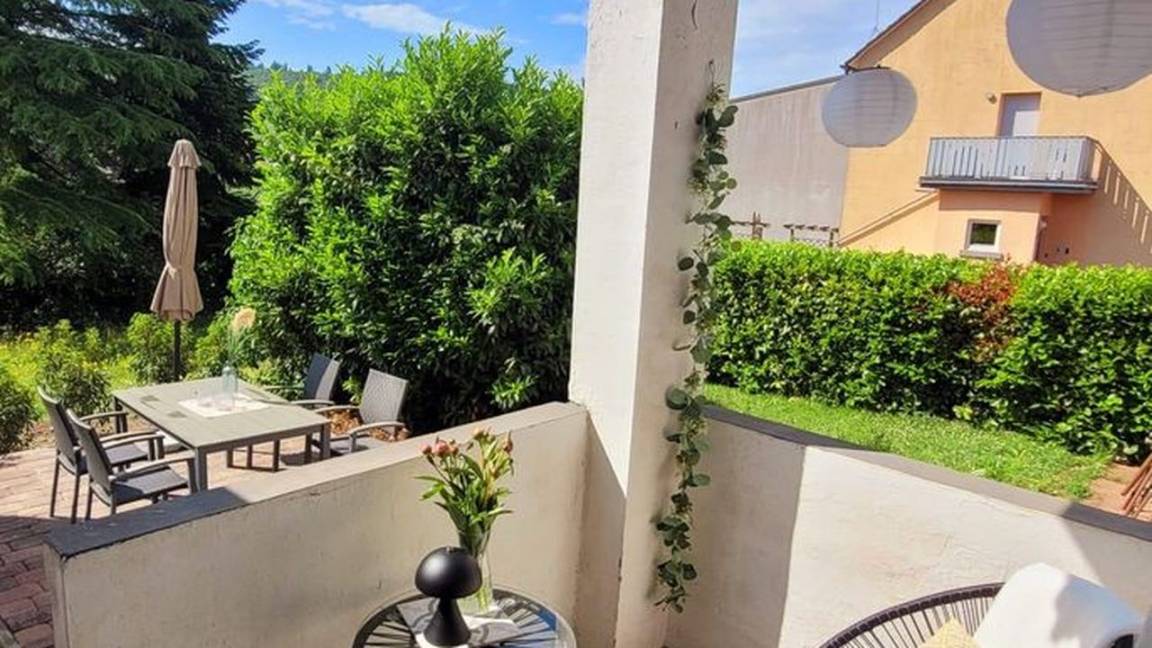 65 M² Ferienwohnung ∙ 1 Schlafzimmer ∙ 4 Gäste - Saarburg