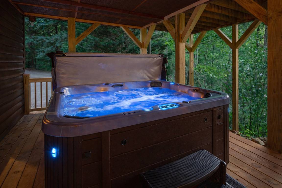 258 M² Cabin ∙ 4 Bedrooms ∙ 8 Guests - Ellijay, GA