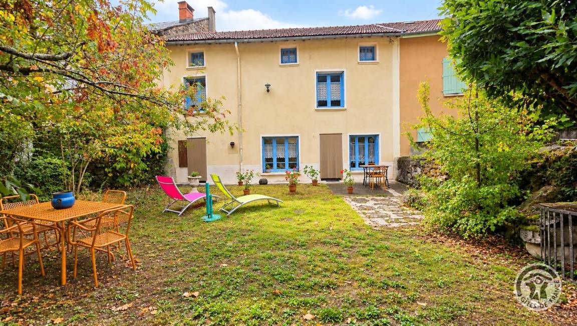 110 m&sup2; G&icirc;te 3 Schlafzimmer 5 G&auml;ste