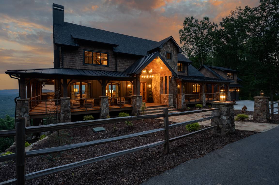 587 M² Cabin ∙ 6 Bedrooms ∙ 15 Guests - Blue Ridge, GA