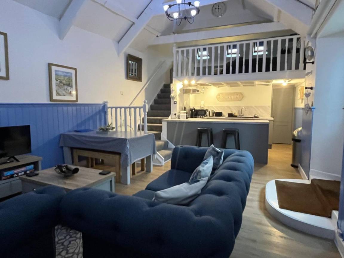 Apartment ∙ 2 Bedrooms ∙ 4 Guests - Tenby
