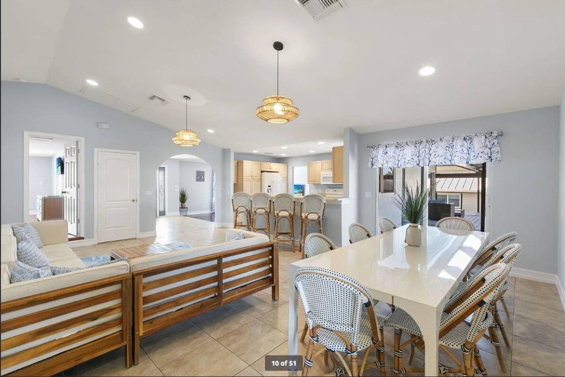 237 M² Villa ∙ 4 Makuuhuonetta ∙ 10 Vierasta - Marco Island, FL