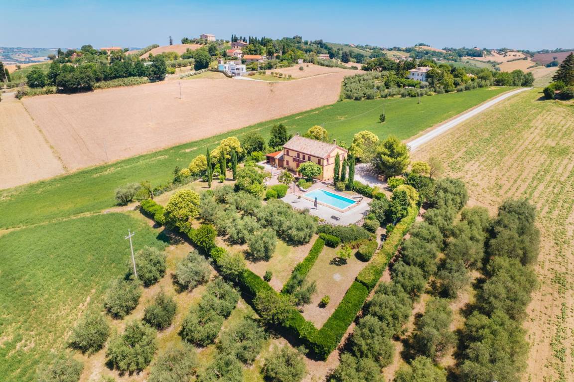 250 m&sup2; Villa 4 Schlafzimmer 12 G&auml;ste