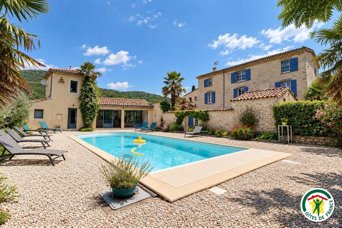 130 M² Gîte ∙ 2 Chambres ∙ 5 Personnes - Forêt de Saou
