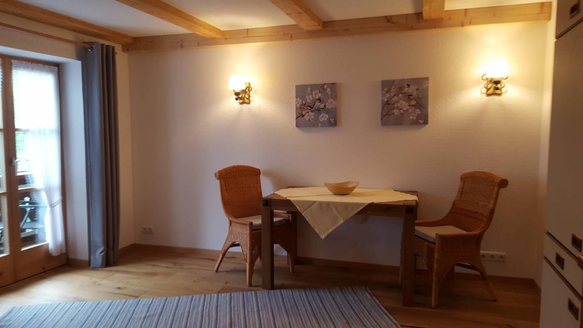 57 M² Ferienwohnung ∙ 1 Schlafzimmer ∙ 2 Gäste - Bad Bayersoien