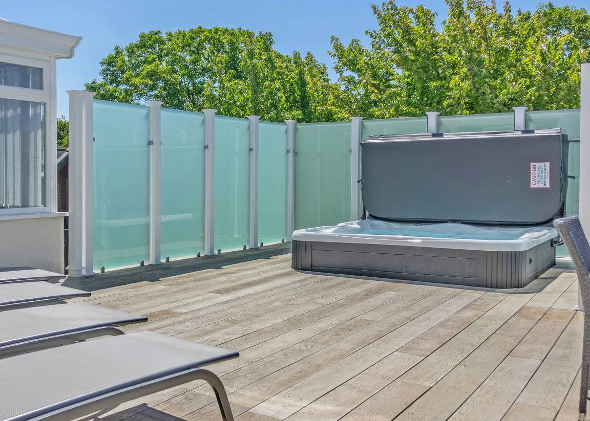 House ∙ 6 Bedrooms ∙ 12 Guests - New Milton