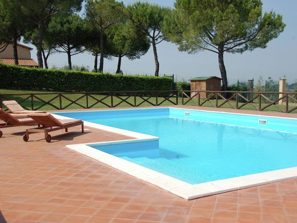 Casa a Magliano Sabina con barbecue, giardino e piscina