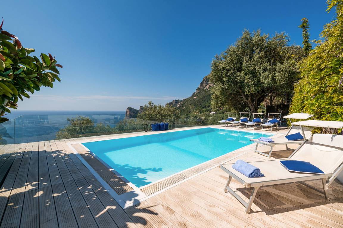Villa ∙ 6 Bedrooms ∙ 14 Guests - Sorrento