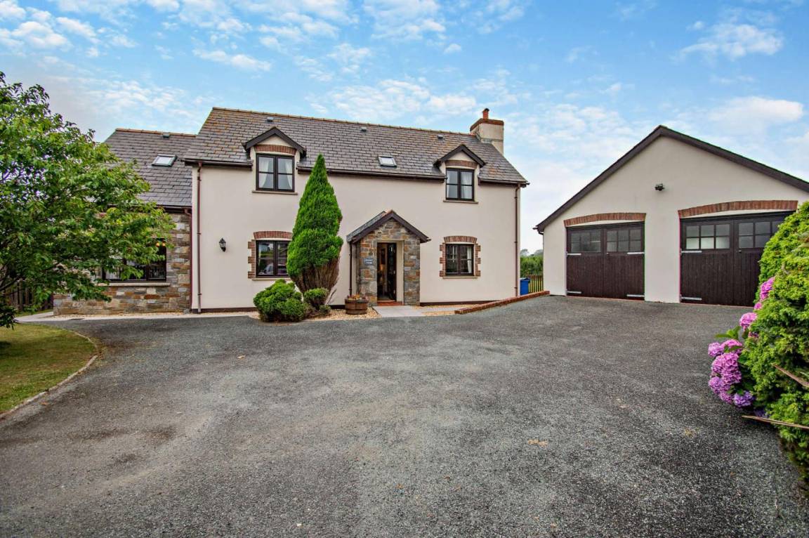 Cottage ∙ 4 Bedrooms ∙ 8 Guests - Tenby