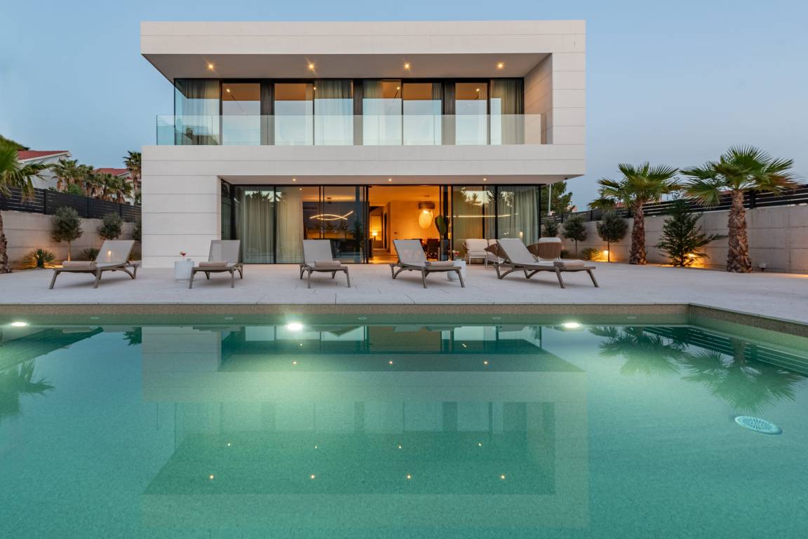 312 M² Villa ∙ 4 Schlafzimmer ∙ 8 Gäste - Biograd na Moru