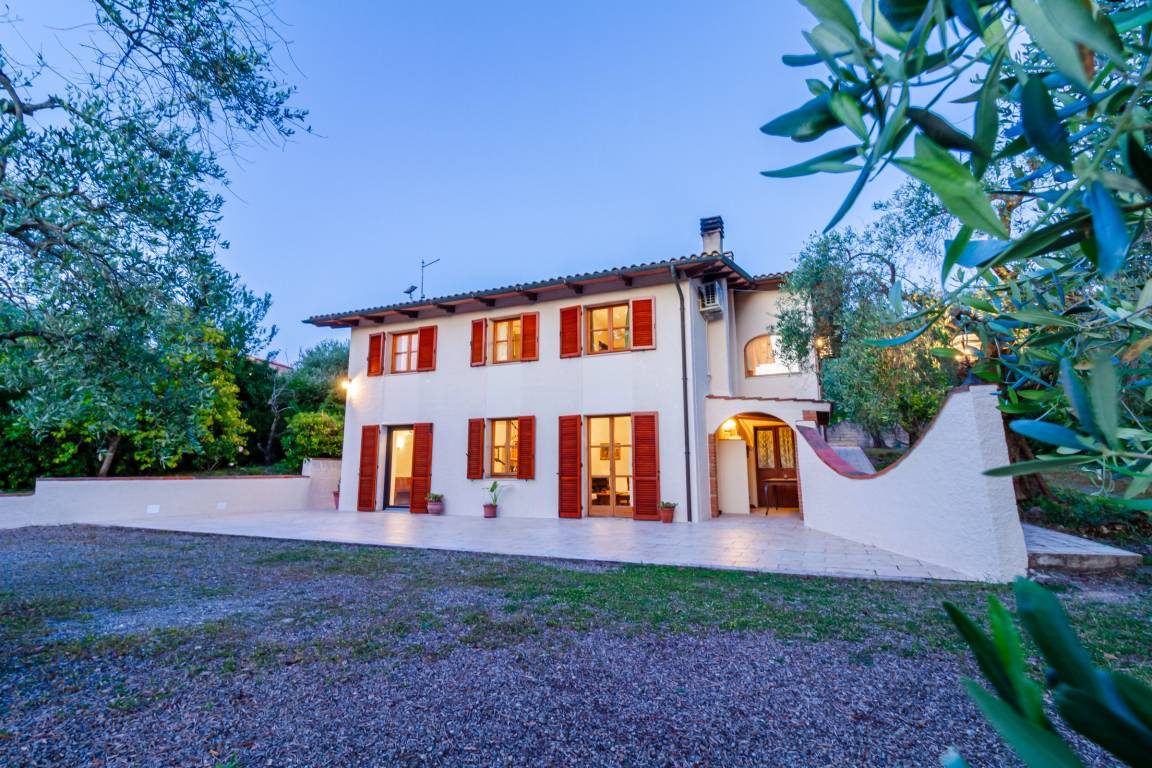 190 M² Villa ∙ 4 Chambres ∙ 8 Personnes - Saturnia