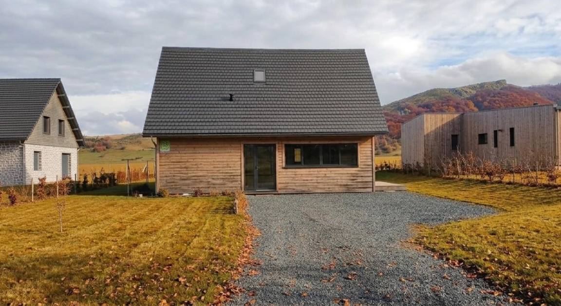 99 m&sup2; G&icirc;te 3 Schlafzimmer 6 G&auml;ste