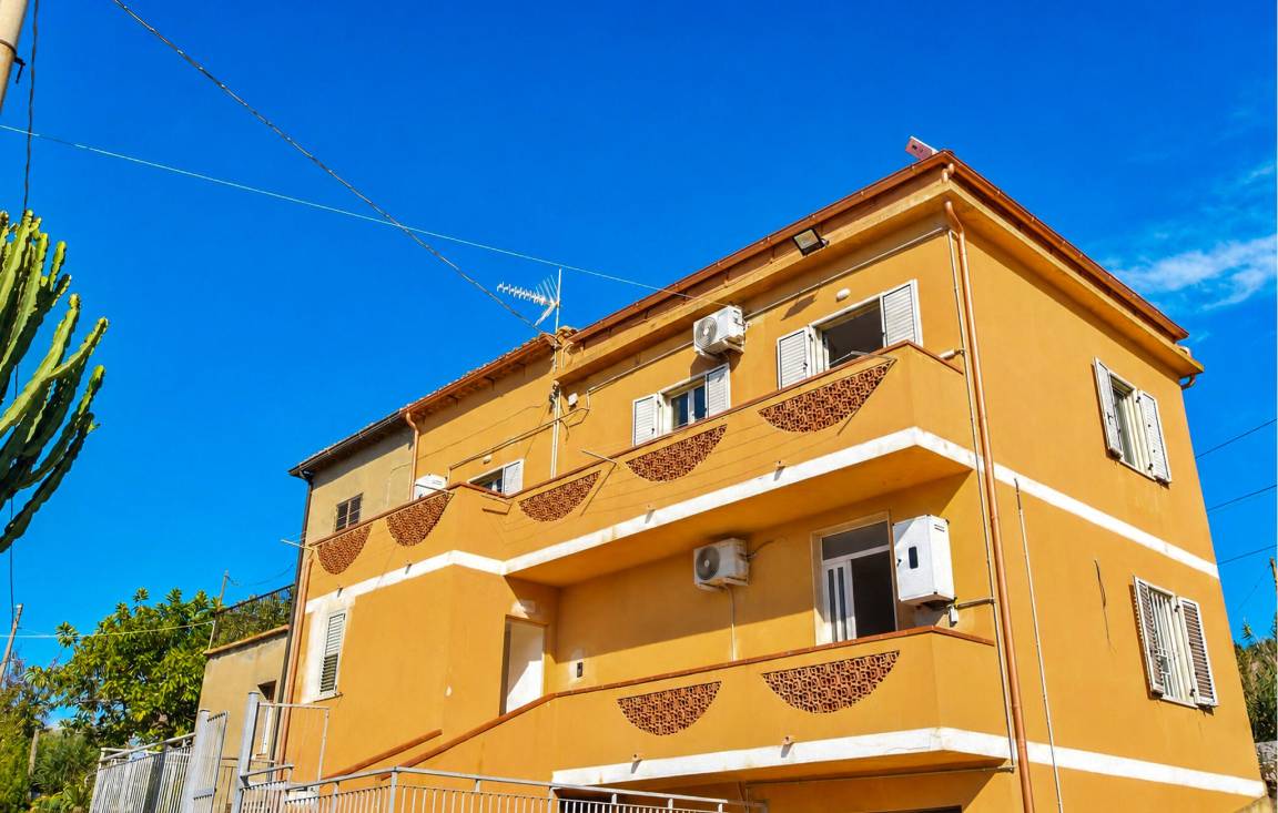 100 M² Apartment ∙ 2 Bedrooms ∙ 6 Guests - Ricadi