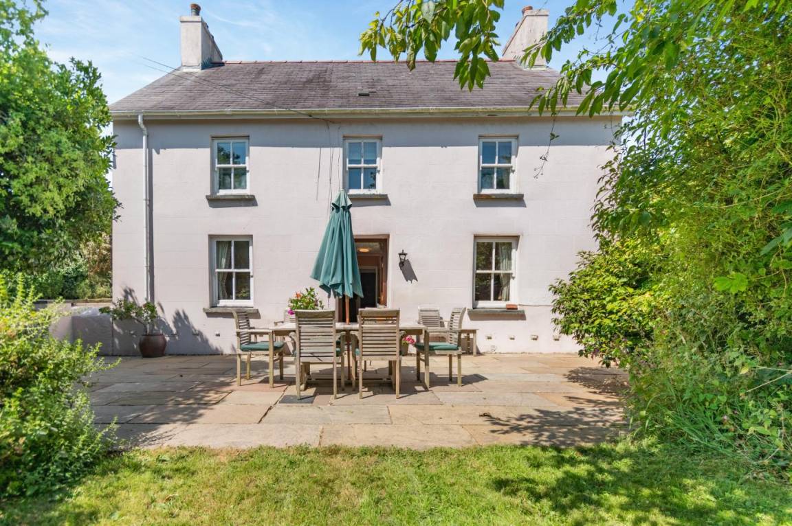 Cottage ∙ 3 Bedrooms ∙ 6 Guests - Fishguard