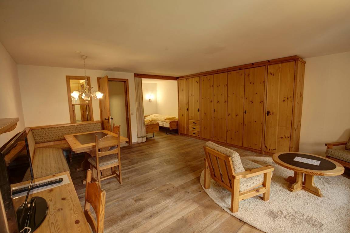 65 M² Ferienwohnung ∙ 1 Schlafzimmer ∙ 2 Gäste - Silvaplana