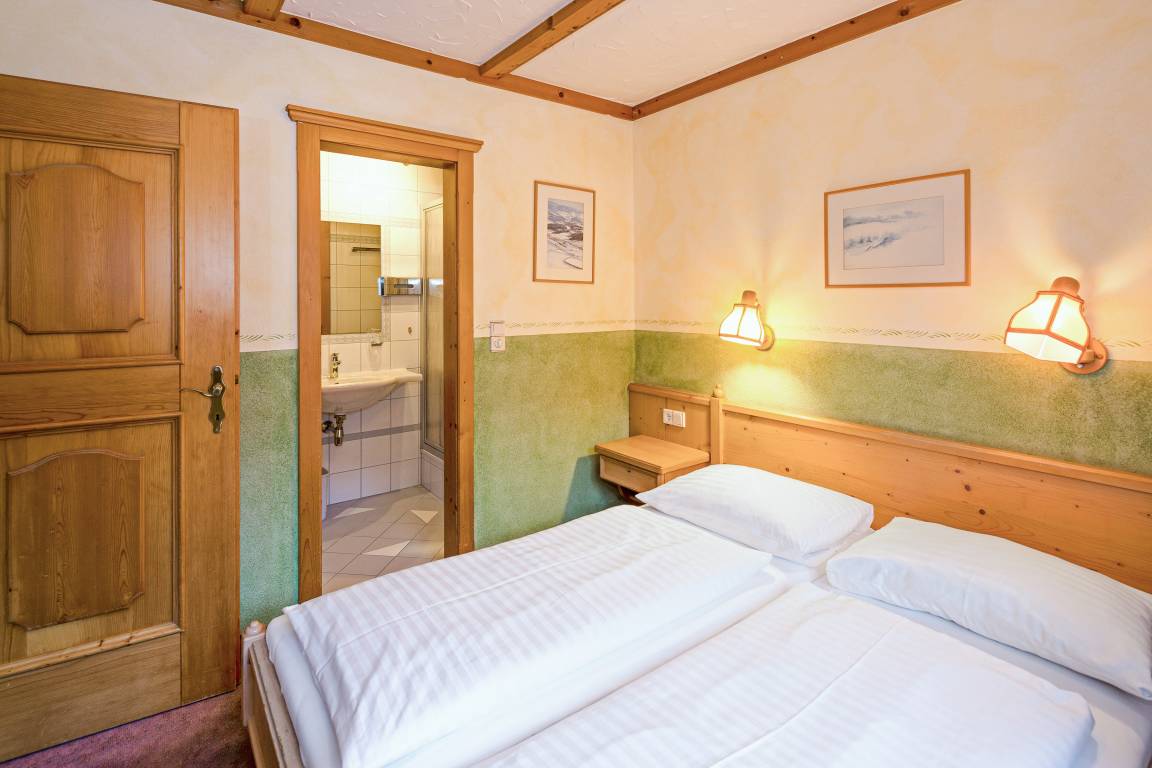 900 m² Ferienhaus ∙ 16 Schlafzimmer ∙ 50 Gäste – Bild 18