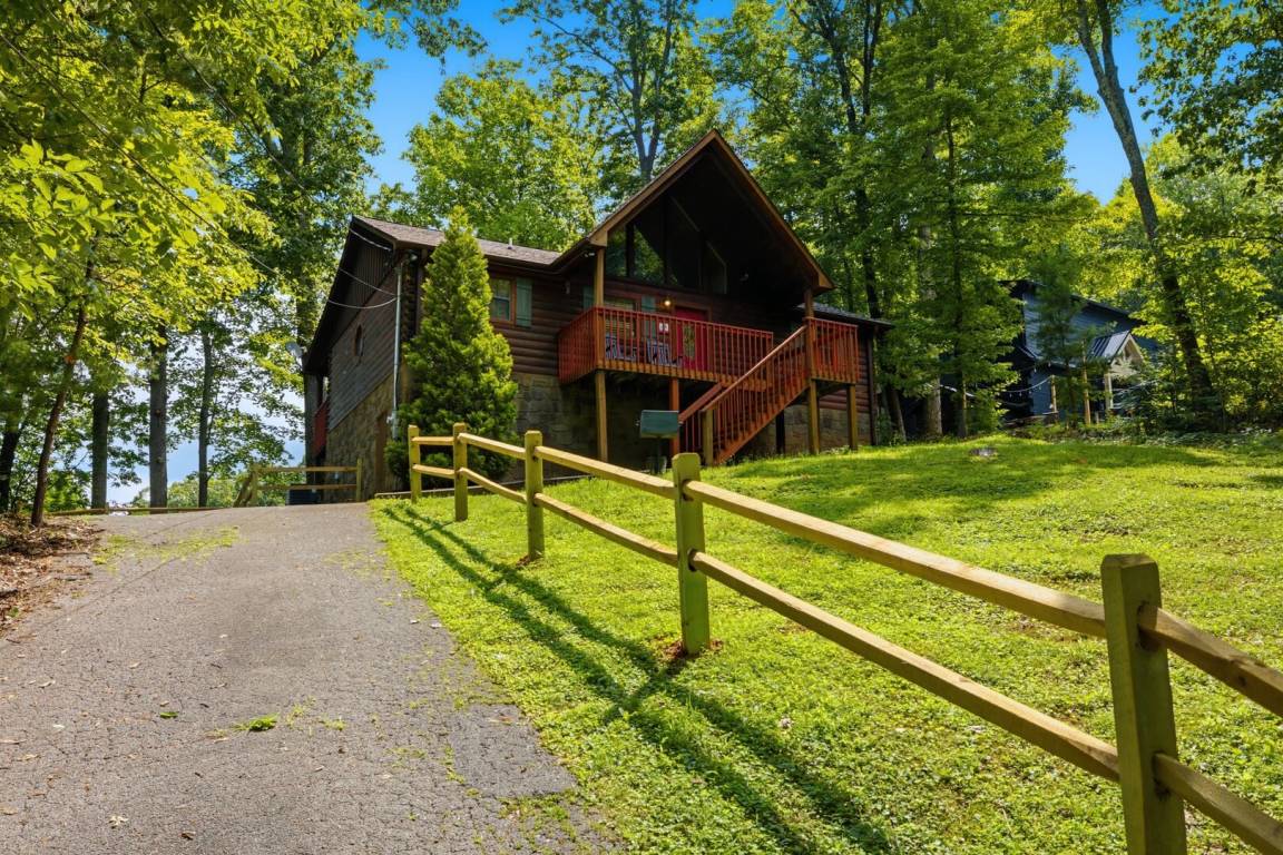 112 M² Cabin ∙ 2 Bedrooms ∙ 6 Guests - Blue Ridge Mountains