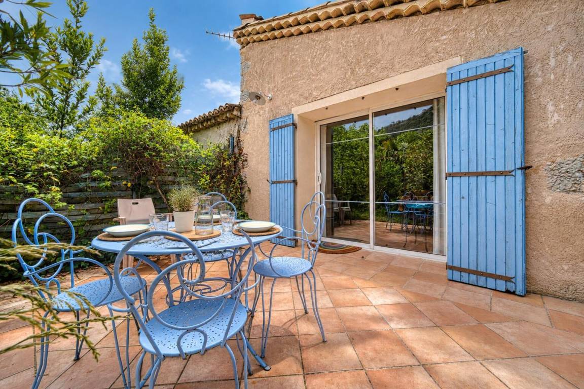65 M² Gîte ∙ 2 Chambres ∙ 4 Personnes - Nyons
