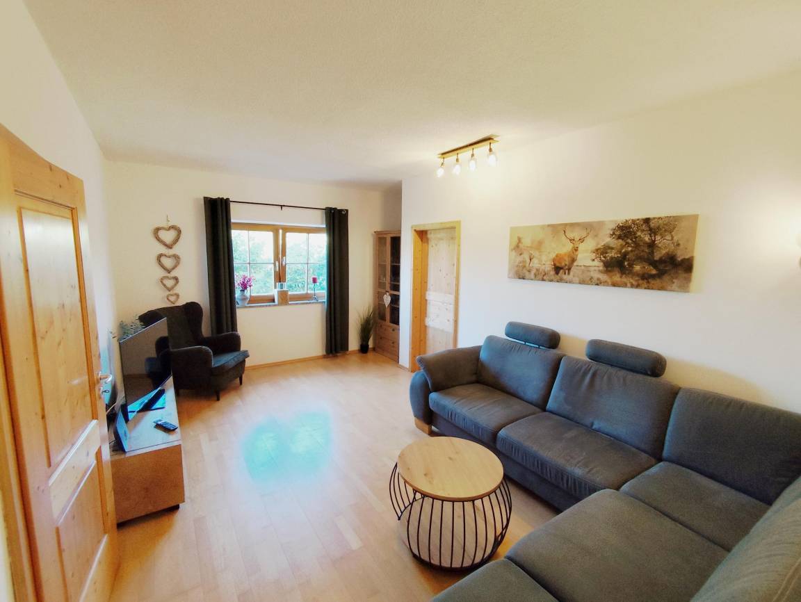 80 M² Ferienwohnung ∙ 2 Schlafzimmer ∙ 6 Gäste - Furth im Wald