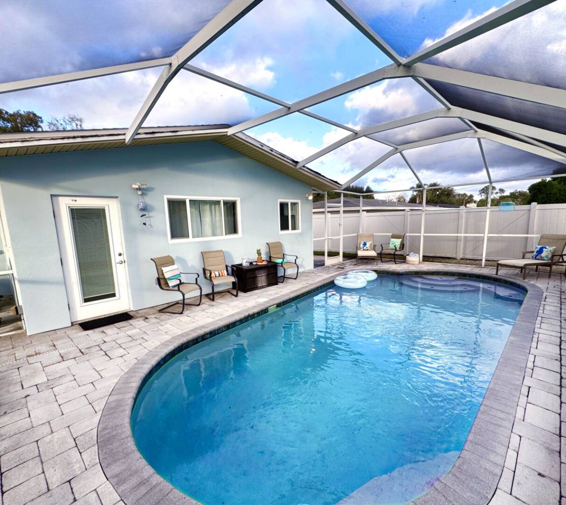 181 M² House ∙ 3 Bedrooms ∙ 8 Guests - Largo, FL