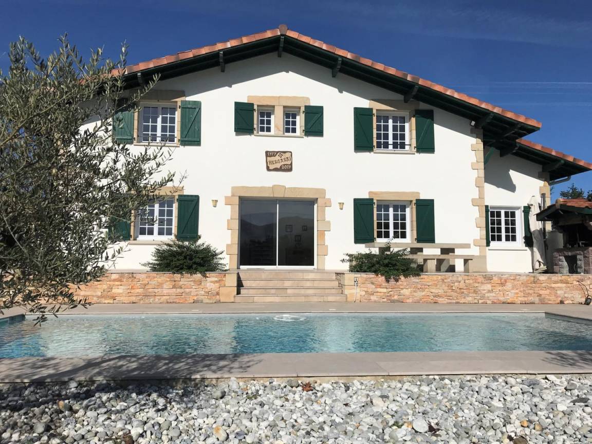 220 M² Gîte ∙ 5 Chambres ∙ 11 Personnes - Pays basque français