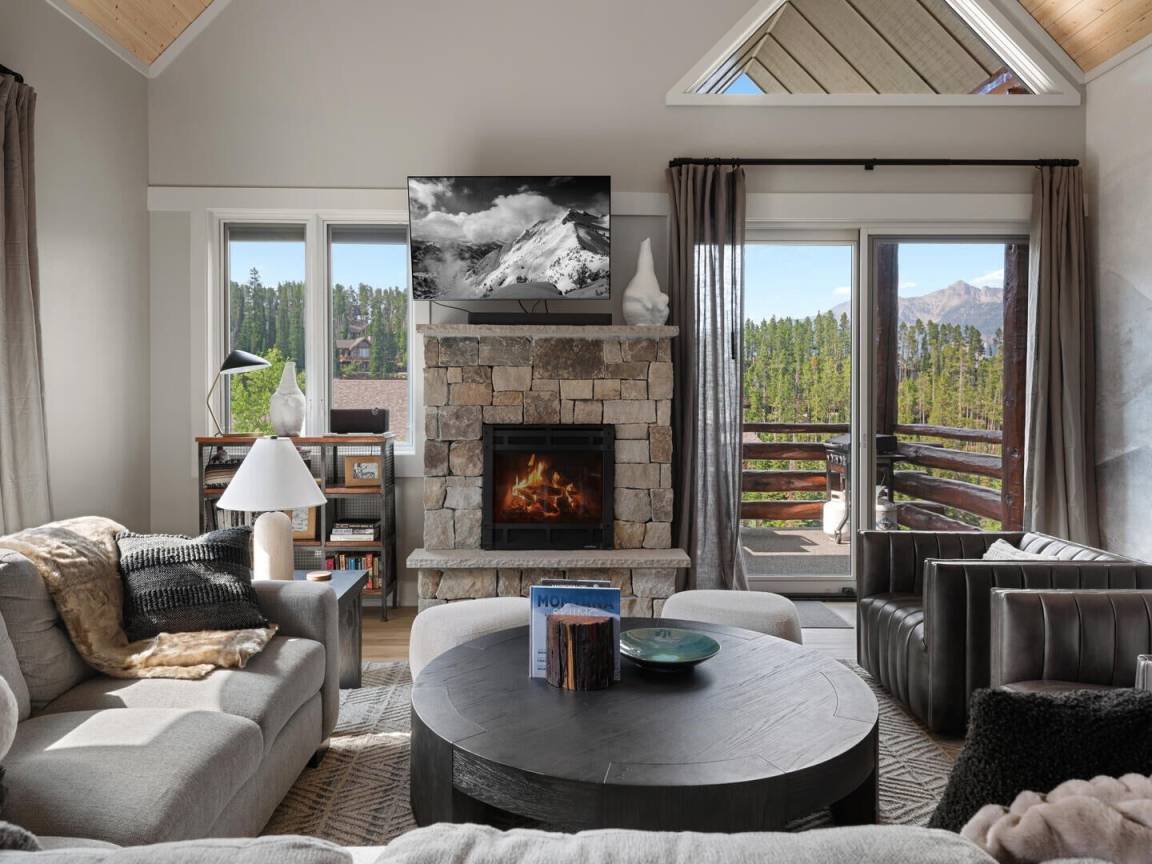 70 M² Apartment ∙ 3 Bedrooms ∙ 9 Guests - Big Sky, MT