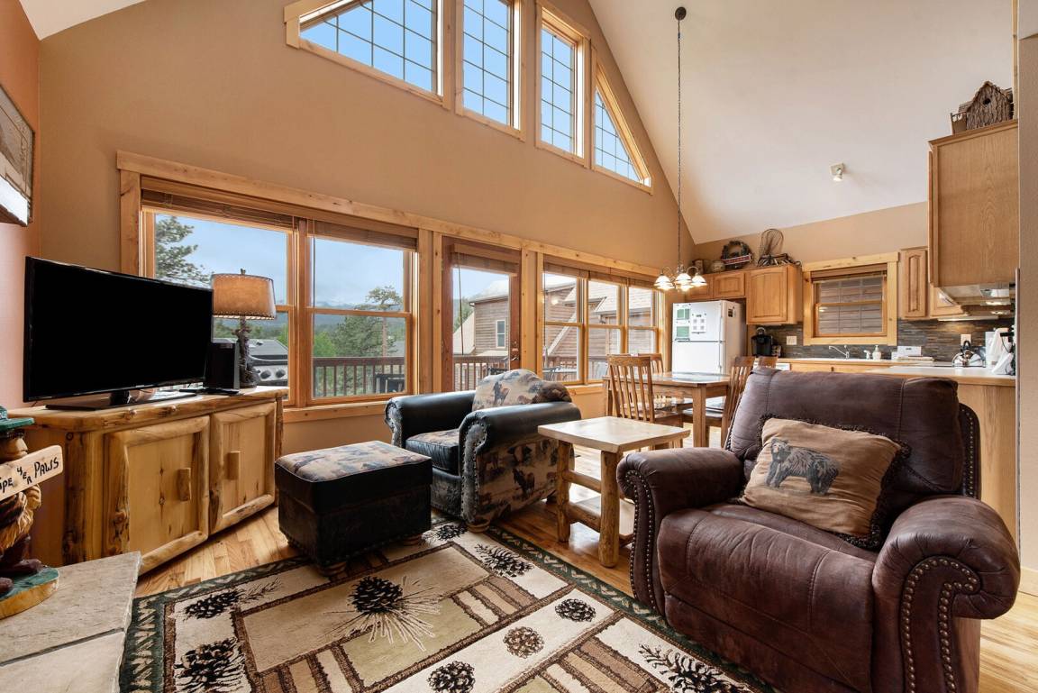 111 M² Condo ∙ 2 Bedrooms ∙ 6 Guests - Estes Park, CO
