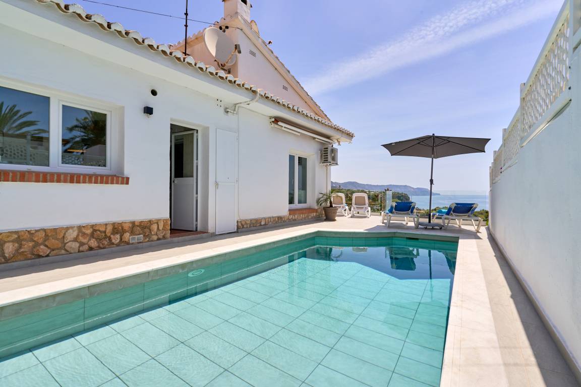 135 M² Villa ∙ 3 Habitaciones ∙ 6 Huéspedes - Nerja