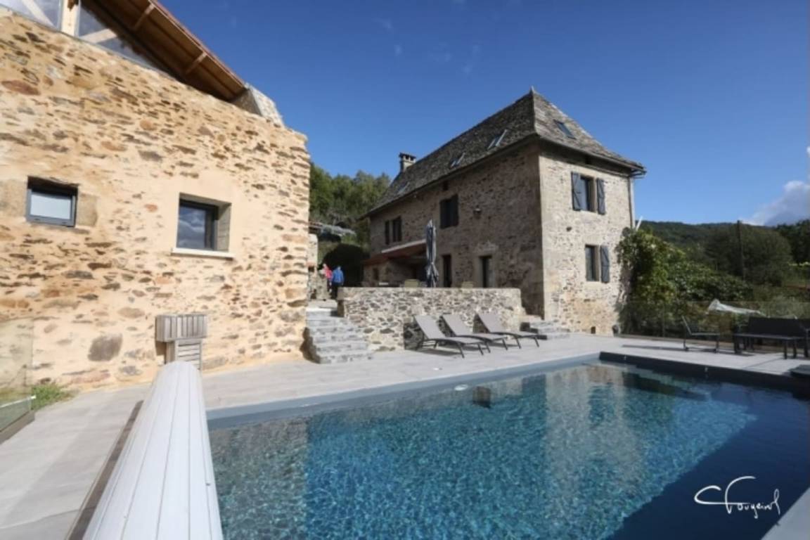 300 M² House ∙ 8 Bedrooms ∙ 20 Guests - Loire