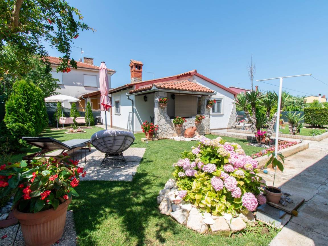 45 M² House ∙ 1 Bedroom ∙ 4 Guests - Pula