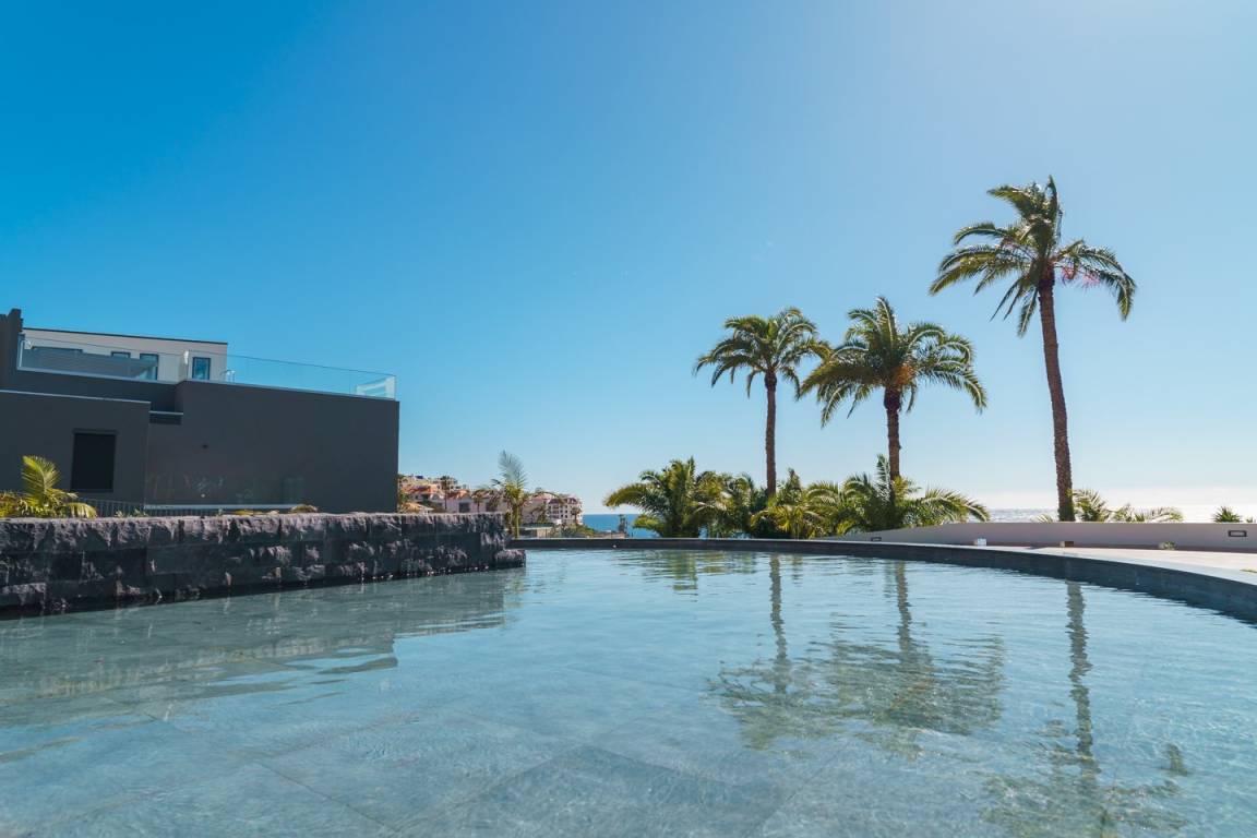 100 M² Apartment ∙ 2 Bedrooms ∙ 4 Guests - Madeira Island