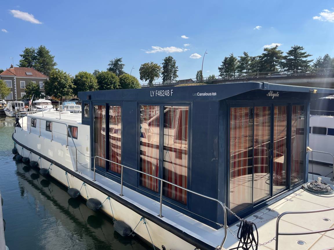 63 M² Péniche ∙ 6 Chambres ∙ 12 Personnes - Saône-et-Loire