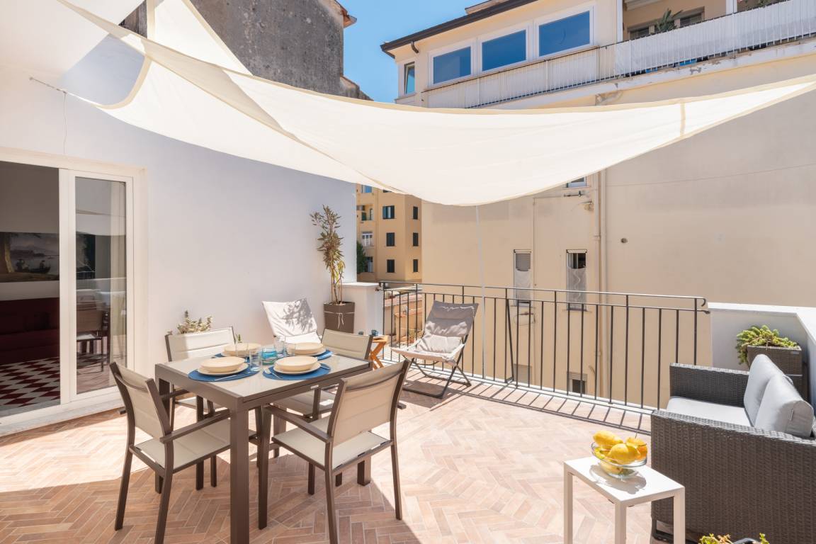 140 M² Ferienwohnung ∙ 4 Schlafzimmer ∙ 12 Gäste - Sorrent