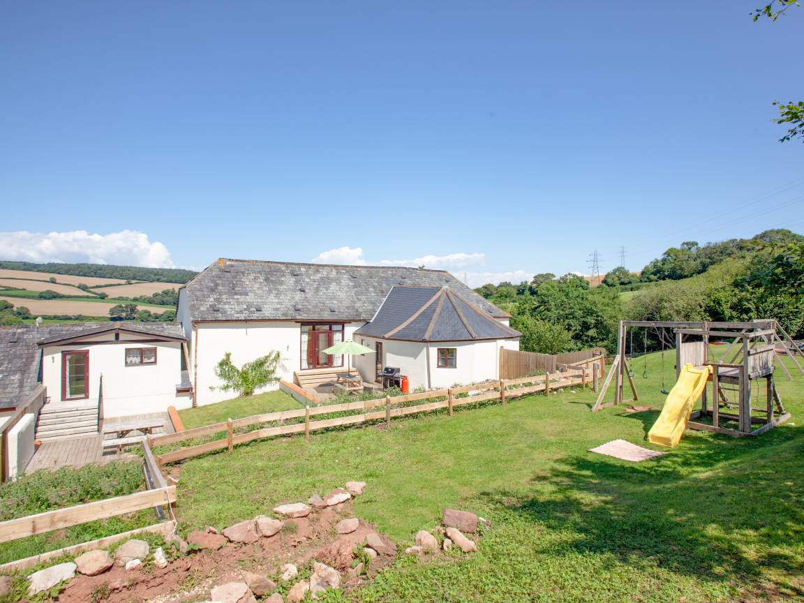 Cottage ∙ 7 Bedrooms ∙ 15 Guests - Teignmouth