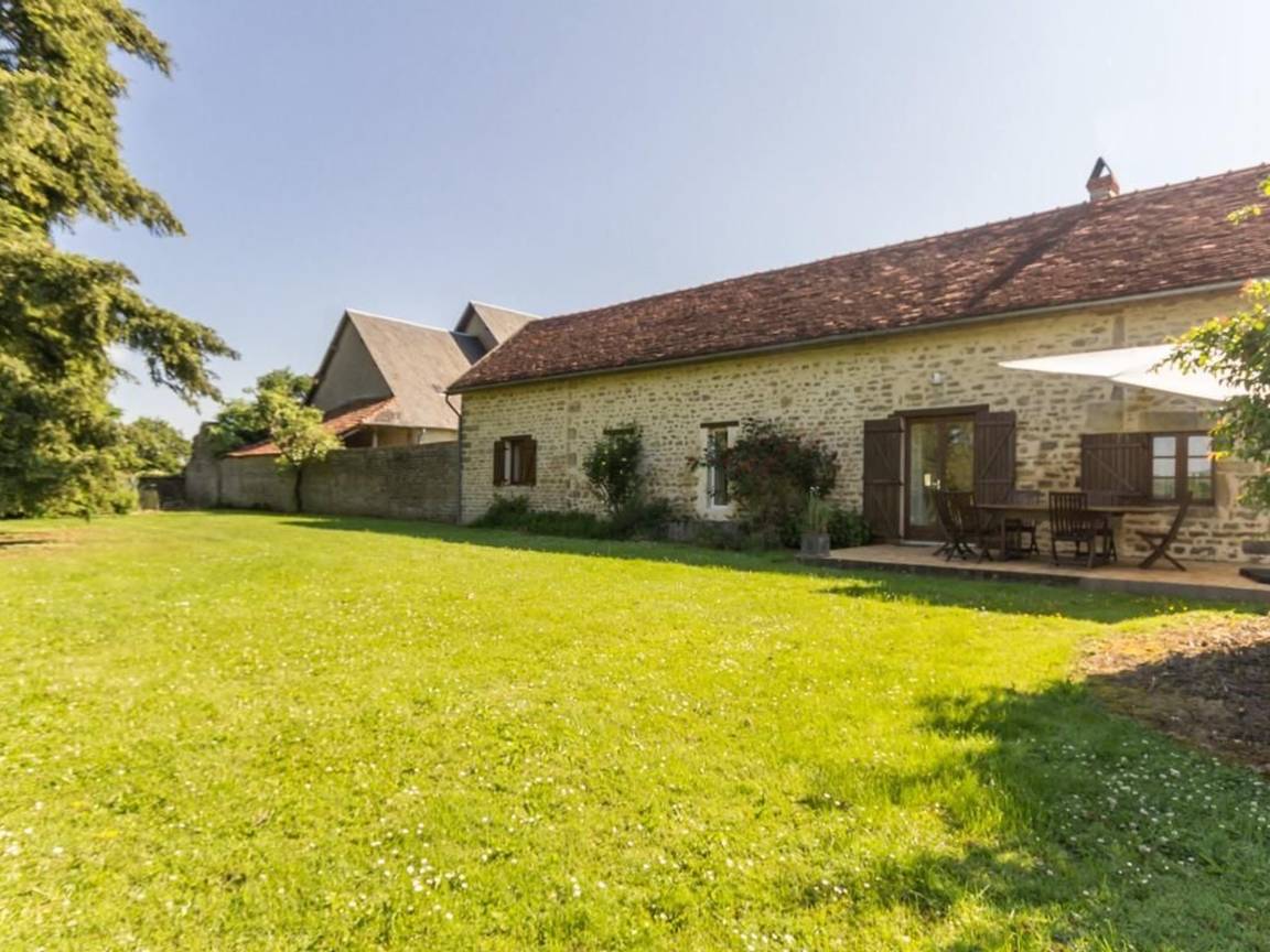 100 M² Cottage ∙ 2 Chambres ∙ 4 Personnes - Nièvre