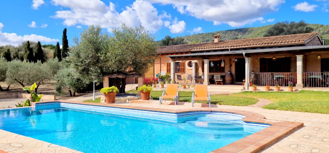 110 M² House ∙ 4 Bedrooms ∙ 8 Guests - Inca