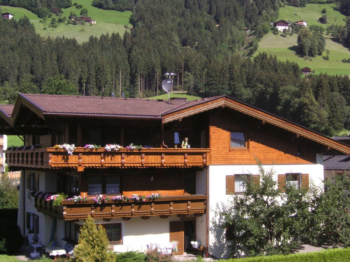 70 M² Appartement ∙ 2 Slaapkamers ∙ 4 Gasten - Hippach