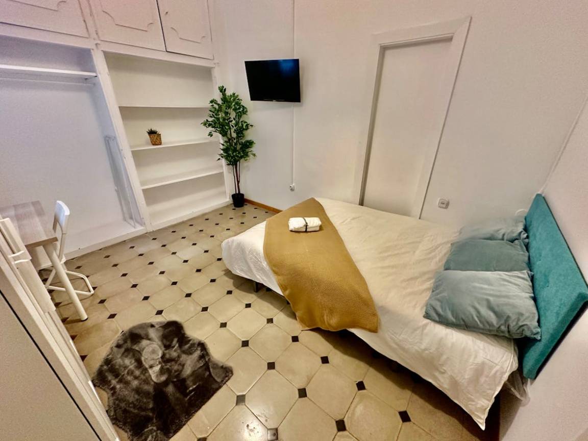 200 M² Private Room ∙ 1 Bedroom ∙ 1 Guest - Barcelone